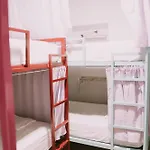 Kite & Surf Nomad House بيت شباب *
