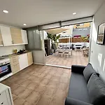 بيت شباب Kite & Surf Nomad House *