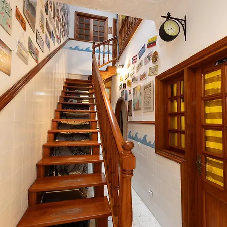 Kite & Surf Nomad House بيت شباب