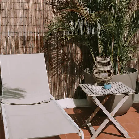Kite & Surf Nomad House بيت شباب *