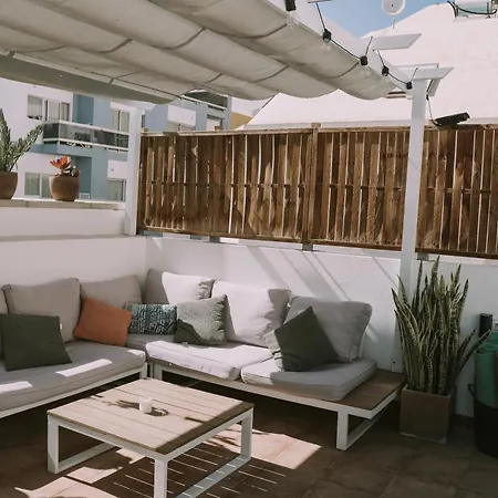 بيت شباب Kite & Surf Nomad House لاس بالماس دي غران كاناريا