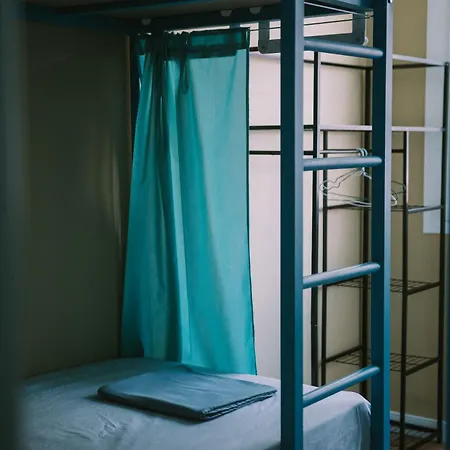호스텔 Kite & Surf Nomad House *