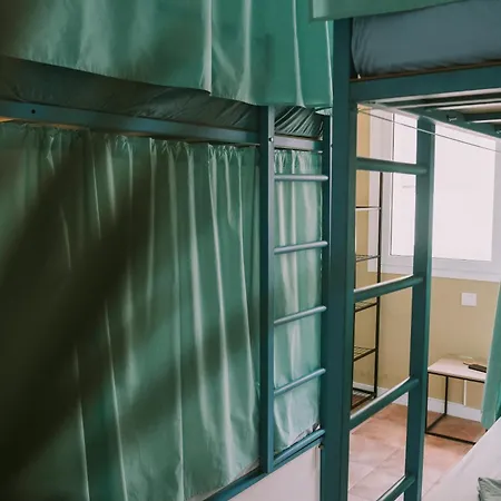 Kite & Surf Nomad House * 라스팔마스