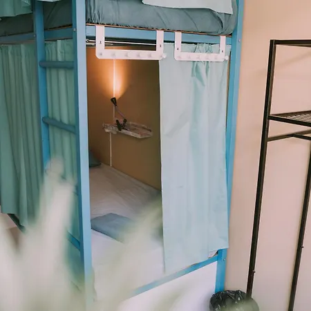 Kite & Surf Nomad House ホステル