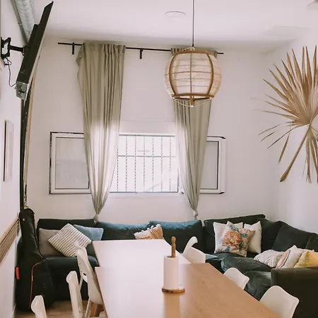 Kite & Surf Nomad House 라스팔마스