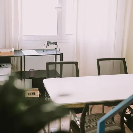 Kite & Surf Nomad House 호스텔