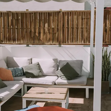 بيت شباب Kite & Surf Nomad House *