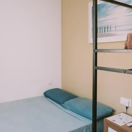 Kite & Surf Nomad House * 라스팔마스