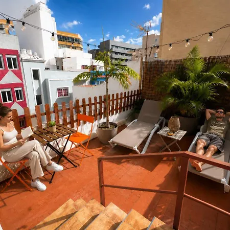 Kite & Surf Nomad House Vandrerhjem *