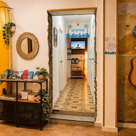 אכסניה Kite & Surf Nomad House לאס פאלמס דה גראן קנאריה