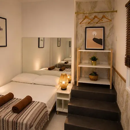 Kite & Surf Nomad House Vandrerhjem *