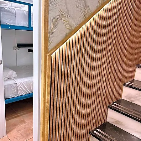 Kite & Surf Nomad House Vandrerhjem *