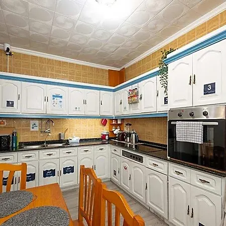 Kite & Surf Nomad House Ostello *